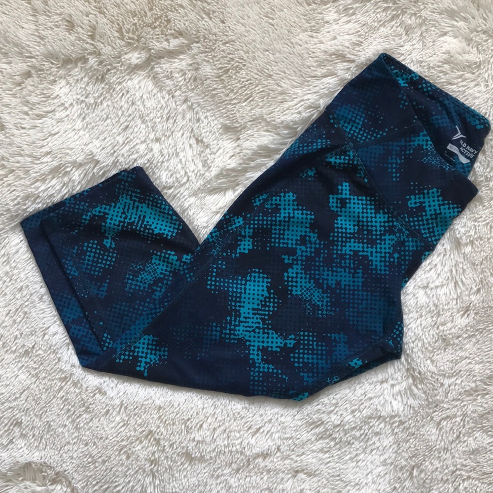Old Navy Capri Go-Dry workout pants